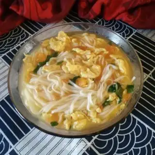 Make Tomato egg hot noodles step 10