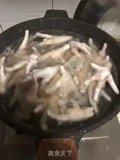 Make Soft chicken claws step 1