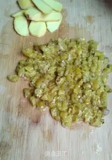 Make Scrambled fish head step 1