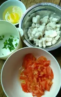 Make Tomato eggs, fried cake step 0