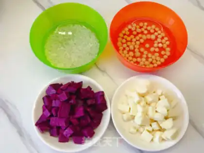 Make Potato mountain rice step 1