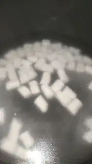 Make Tomato eggs, fried cake step 1