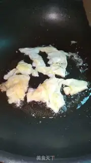 Make Tomato eggs, fried cake step 2