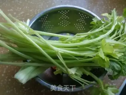 Make Celery fried beans step 0