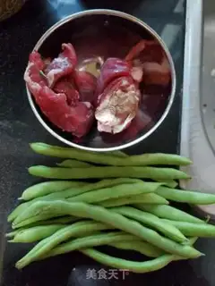 Make Four seasons of bean skating beef step 0
