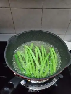 Make Four seasons of bean skating beef step 2