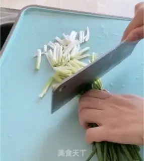 Make Onion fried eggs step 0