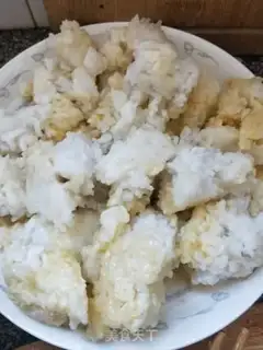 Make Egg fried rice step 1