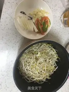 Make The green bean sprouts step 0
