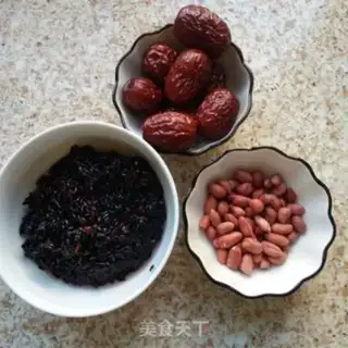 Make "Red dates, peanuts and rice." step 0