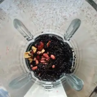 Make "Red dates, peanuts and rice." step 2