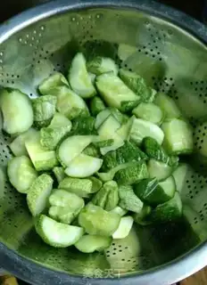 Make Cracker cucumber step 0