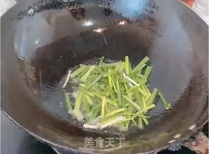 Make Onion noodles step 2