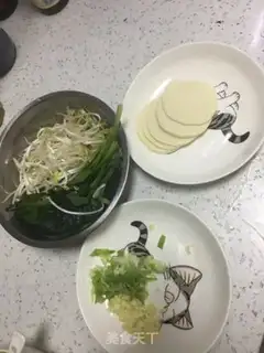 Make The oily noodles from the dumplings step 0