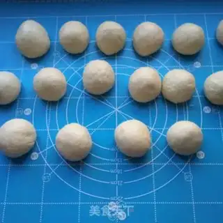 Make Sesame honey plums step 3
