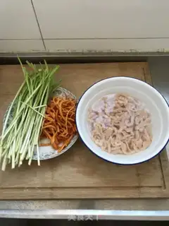 Make Chicken-wielding insects step 0