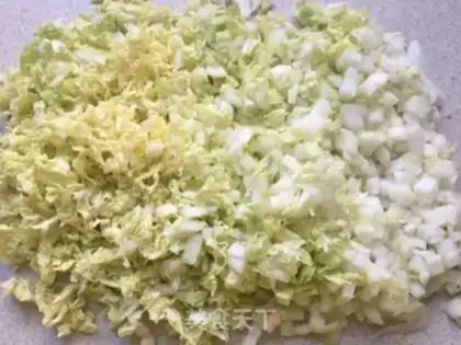 Make Pork dumplings step 1