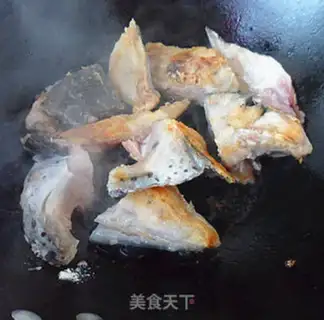 Make Soup with salmon head step 2