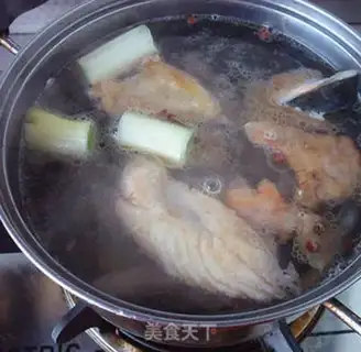 Make Soup with salmon head step 3