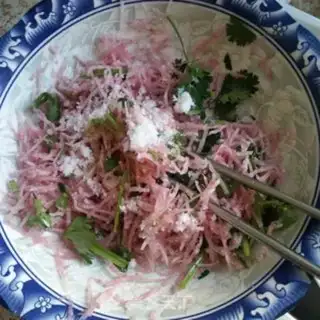 Make The fragrance is cold and radish step 2