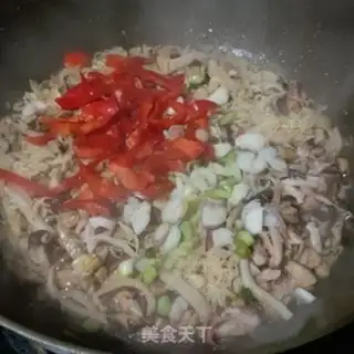 Make Squirrel mushrooms, rice powder step 3