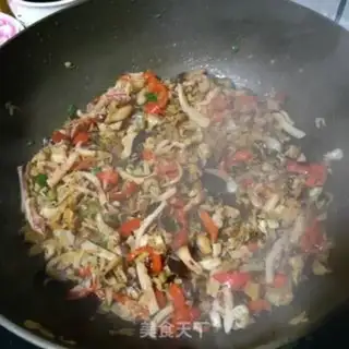Make Squirrel mushrooms, rice powder step 4