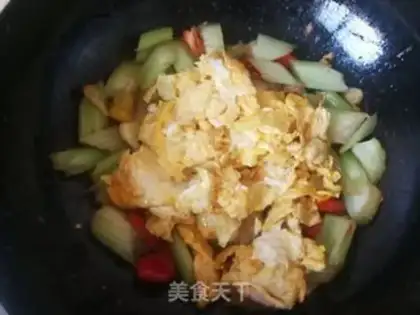 Make Celery fried eggs step 7