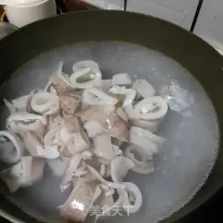 Make Fired squid rings step 2
