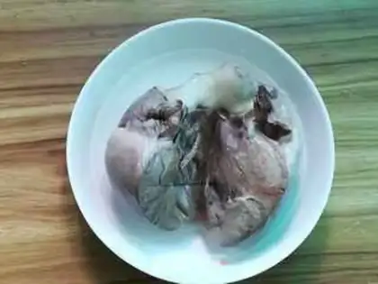 Make Spicy pig heart step 1