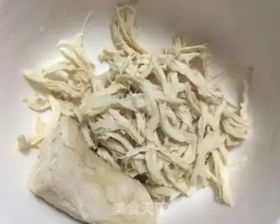 Make Spicy chicken silk step 1