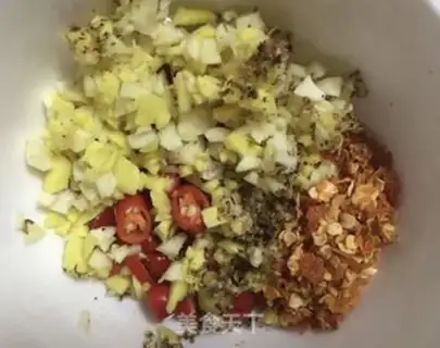 Make Spicy chicken silk step 2