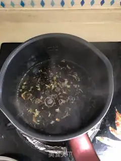 Make The pickle pigeon egg soup step 0