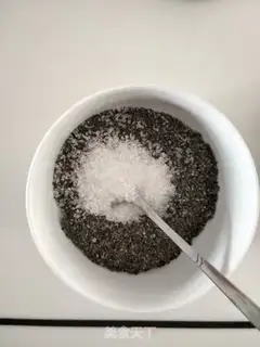 Make Sesame soup step 1