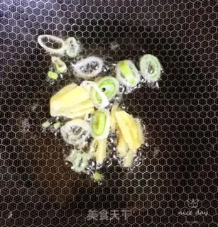 Make Tomato and cabbage step 3