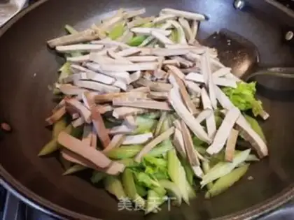 Make Celery fried beans step 6