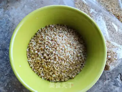 Make Oatmeal yolk salad step 0