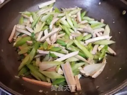 Make Celery fried beans step 8