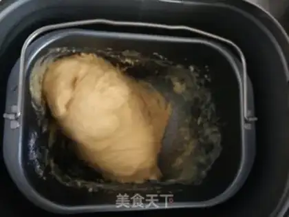 Make Chinese pumpkin toast step 8