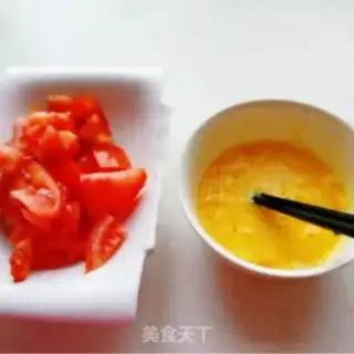 Make Tomato fried eggs step 2
