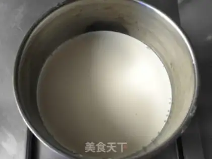 Make Blueberry milkshake step 1