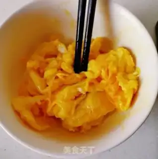 Make Tomato fried eggs step 5