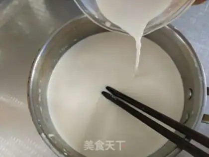 Make Blueberry milkshake step 3