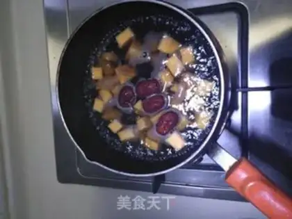 Make Red dates and sweet potatoes step 6