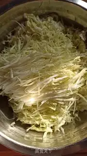 Make Dry cabbage step 1