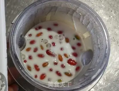 Make Fresh milkshake step 3
