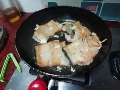 Make Fried salmon bones step 4