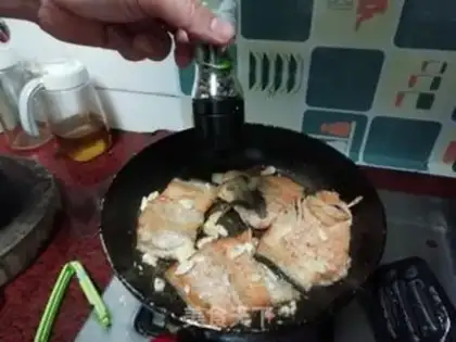 Make Fried salmon bones step 5