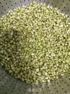 Make Green bean sprouts step 0