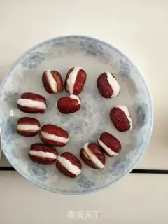 Make The red dates are laughing step 4