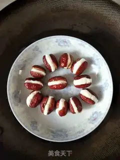 Make The red dates are laughing step 5